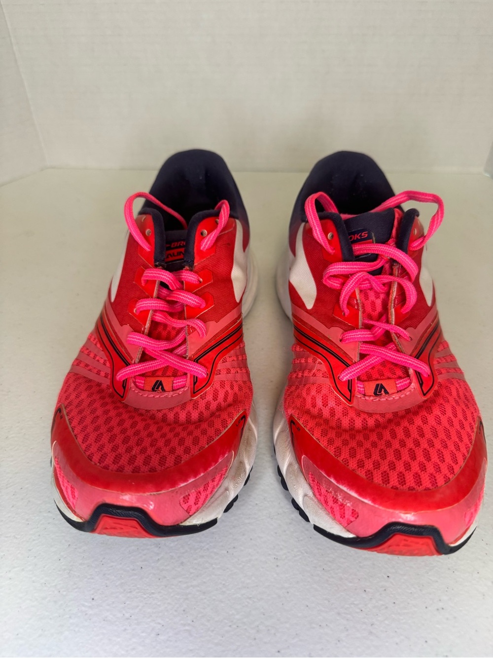 Brooks Launch 2 Women’s Running Shoes Size 8.5 Hot Pink
